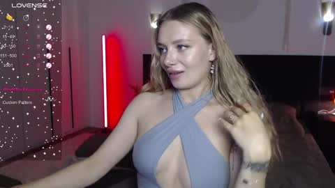 Snapshot of lunaticabae chatting on February 21, 2025, 4:51 am LunaticaBae online show from February 21, 2025, 4:51 am