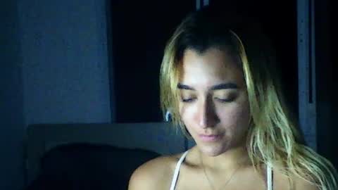 Snapshot of lunavelvvet chatting on July 28, 2026, 12:18 am lunavelvvet online show from July 28, 2026, 12:18 am