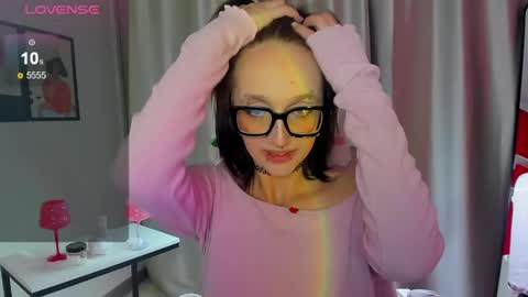 Snapshot of lunavogue chatting on May 31, 2026, 3:36 am call me a pose striker online show from May 31, 2026, 3:36 am