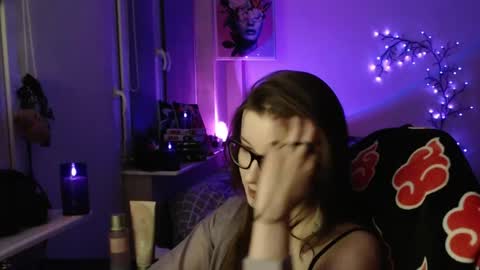 LunaXcherry online show from April 29, 2026, 6:36 pm