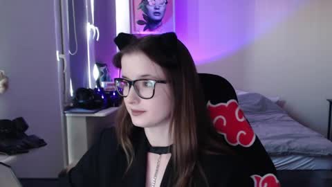 Snapshot of lunaxcherry chatting on May 27, 2026, 5:43 pm LunaXcherry online show from May 27, 2026, 5:43 pm