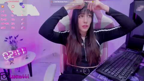 Snapshot of lunaxlu chatting on October 6, 2025, 9:12 pm online show from October 6, 2025, 9:12 pm