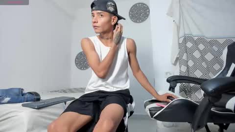 lunay_bigcock420 online show from October 13, 2025, 2:33 am