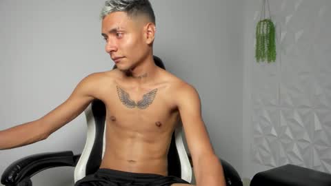 lunay_bigcock420 online show from March 8, 2026, 3:21 am