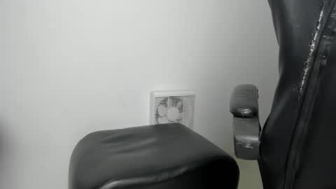 lunay_bigcock420 online show from March 15, 2026, 12:22 pm