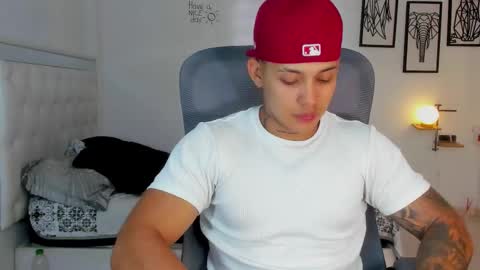 Lunay online show from March 3, 2026, 10:15 pm