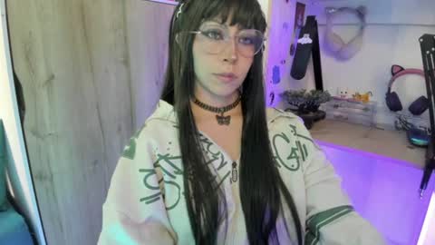 Snapshot of lunivyra chatting on July 20, 2026, 5:15 pm lunivyra online show from July 20, 2026, 5:15 pm