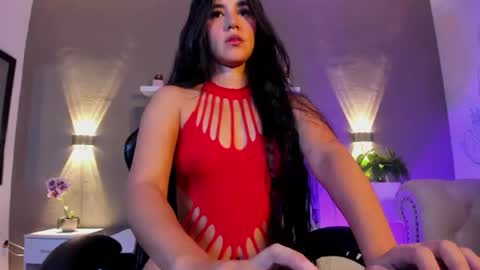 Snapshot of lunna_celeste chatting on July 20, 2026, 12:51 pm L U N A online show from July 20, 2026, 12:51 pm