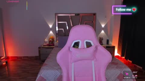LUNA ROSE online show from April 28, 2026, 4:06 am