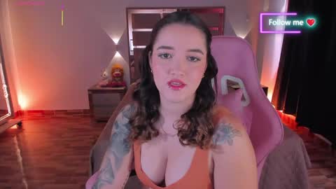 Snapshot of lunna_roosee chatting on May 14, 2026, 2:46 pm LUNA ROSE online show from May 14, 2026, 2:46 pm