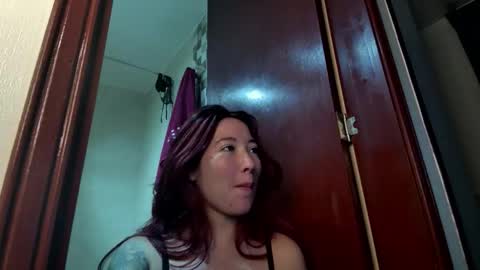 Snapshot of lunnaa1_ chatting on November 7, 2025, 10:43 pm Luna online show from November 7, 2025, 10:43 pm