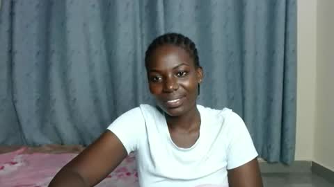 luo_queen online show from October 5, 2025, 11:02 pm