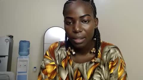 luo_queen online show from March 6, 2026, 3:03 am