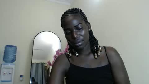 luo_queen online show from March 7, 2026, 2:52 am