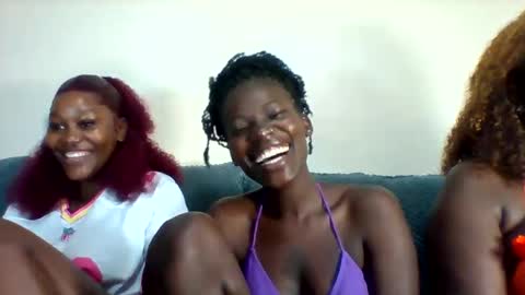 Snapshot of luo_queen chatting on April 3, 2026, 6:44 am luo_queen online show from April 3, 2026, 6:44 am