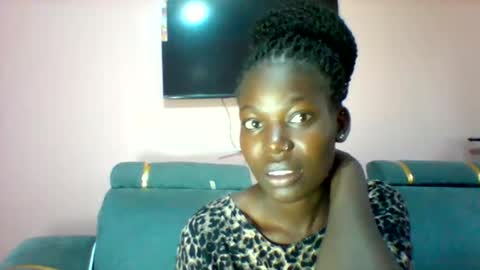 Snapshot of luo_queen chatting on April 11, 2026, 4:39 am luo_queen online show from April 11, 2026, 4:39 am