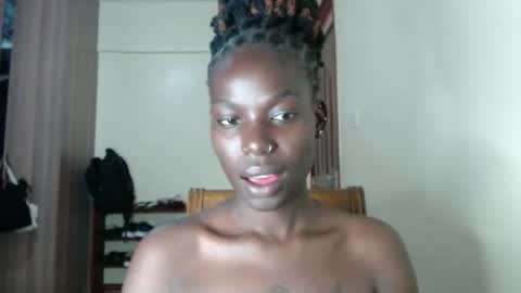 Snapshot of luo_queen chatting on May 1, 2026, 9:47 am luo_queen online show from May 1, 2026, 9:47 am