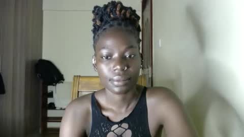 Snapshot of luo_queen chatting on May 4, 2026, 8:21 am luo_queen online show from May 4, 2026, 8:21 am