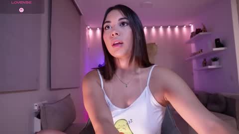 Snapshot of lupe_jones22 chatting on March 4, 2026, 9:37 am Lupe - Independent online show from March 4, 2026, 9:37 am