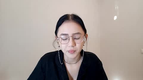 Roxie online show from April 25, 2026, 1:41 pm