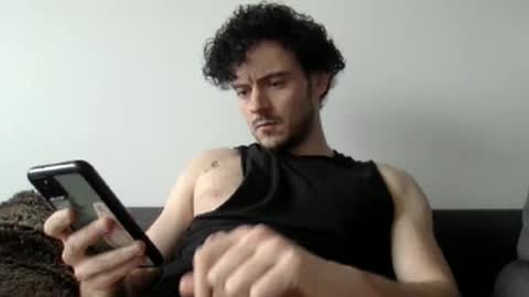 Snapshot of lupine_666 chatting on December 18, 2024, 12:29 pm Lupine online show from December 18, 2024, 12:29 pm