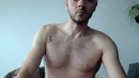 Snapshot of lupine_666 chatting on October 16, 2025, 8:15 am Lupine online show from October 16, 2025, 8:15 am