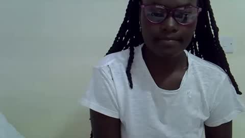 Snapshot of lupitah_ chatting on February 11, 2025, 11:44 pm sweet girl online show from February 11, 2025, 11:44 pm