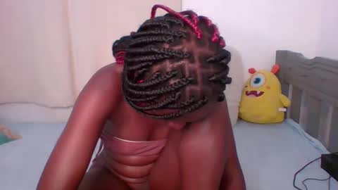 luscious online show from December 19, 2025, 2:35 pm