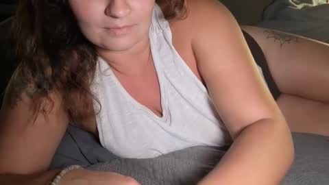 Snapshot of luscious_red chatting on October 8, 2025, 2:09 am Lush Red online show from October 8, 2025, 2:09 am