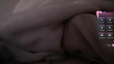 lusciouslipsxx online show from April 27, 2026, 12:52 am