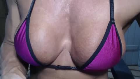 Snapshot of lusexyhot chatting on January 8, 2025, 2:46 am lusexyhot online show from January 8, 2025, 2:46 am