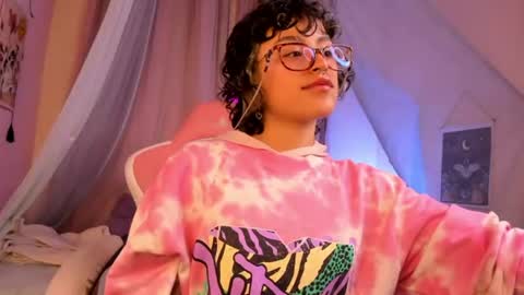 Snapshot of lusiana__ chatting on June 17, 2026, 1:08 am Luci online show from June 17, 2026, 1:08 am