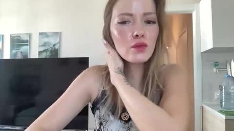 lusiluv online show from September 11, 2025, 11:21 am