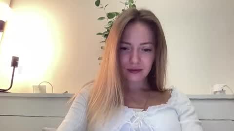 lusiluv online show from September 29, 2025, 7:40 pm