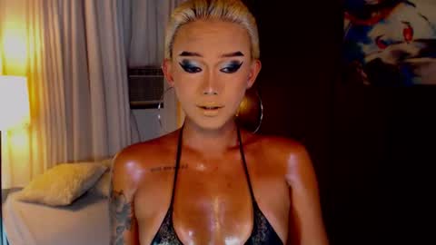 AdriannaFowks online show from June 14, 2026, 3:19 am