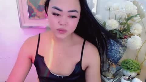 Snapshot of lustfuloffendertrina chatting on June 15, 2026, 5:09 am Trina online show from June 15, 2026, 5:09 am