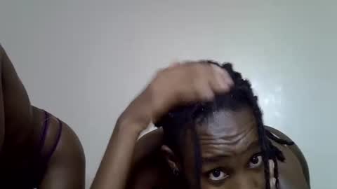 lutino_lovebirds online show from April 30, 2026, 8:57 pm