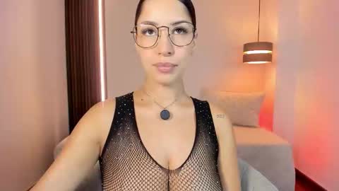 Snapshot of luvely_unique chatting on January 8, 2026, 9:50 pm Lu. online show from January 8, 2026, 9:50 pm