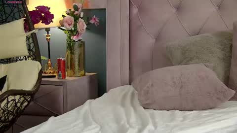 Snapshot of luviahhhh chatting on June 18, 2026, 10:52 am Luviahh online show from June 18, 2026, 10:52 am