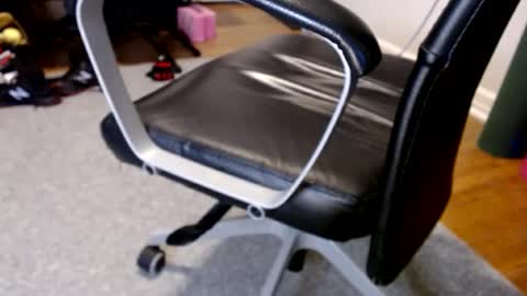 Snapshot of luvshonitoff chatting on January 9, 2025, 12:35 am Jim Bo online show from January 9, 2025, 12:35 am