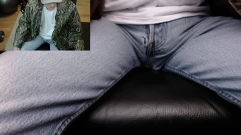 Snapshot of luvshonitoff chatting on February 2, 2025, 2:06 am Jim Bo online show from February 2, 2025, 2:06 am