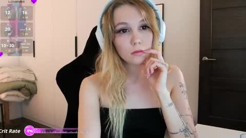 luvtosin663 online show from May 6, 2026, 6:46 pm