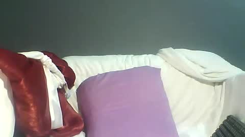 Snapshot of luvu4everxxx chatting on June 2, 2026, 4:53 pm Bee Bee online show from June 2, 2026, 4:53 pm