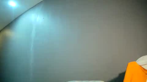 Snapshot of luvu4everxxx chatting on July 12, 2026, 2:46 am Bee Bee online show from July 12, 2026, 2:46 am