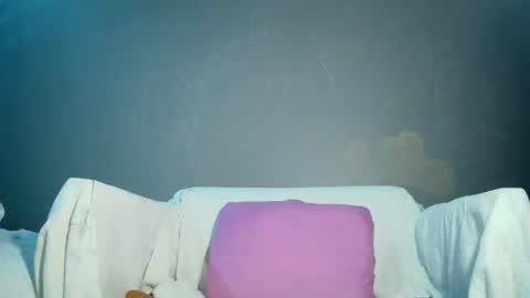 Snapshot of luvu4everxxx chatting on July 27, 2026, 5:03 am Bee Bee online show from July 27, 2026, 5:03 am