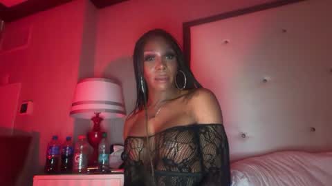 luvvlee online show from July 10, 2026, 10:01 pm