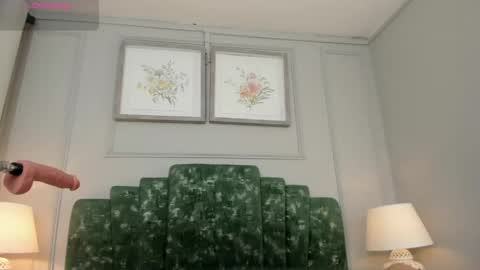 lux_bitchx online show from May 1, 2026, 2:27 am