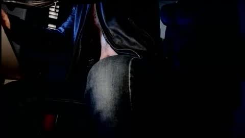 Im a   -  CAMGUY YOU  LIKE to FUCK online show from November 11, 2025, 1:05 am