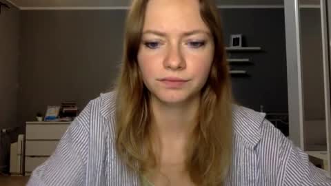 Snapshot of lux_millie chatting on January 15, 2026, 10:02 pm Millie online show from January 15, 2026, 10:02 pm