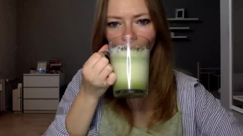 Snapshot of lux_millie chatting on January 18, 2026, 3:27 pm Millie online show from January 18, 2026, 3:27 pm